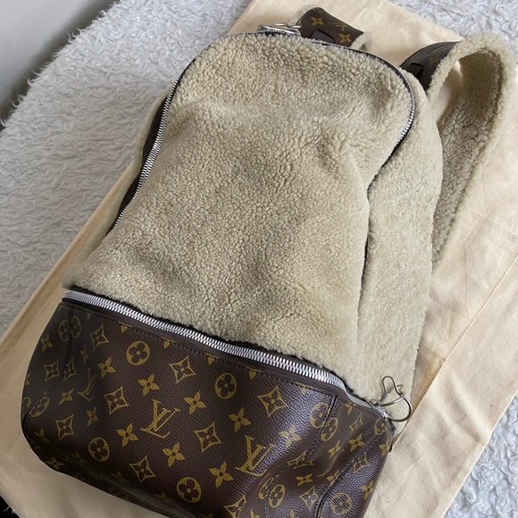 Louis Vuitton Marc Newson Sherling Fleece Backpac - Picture 2 of 16